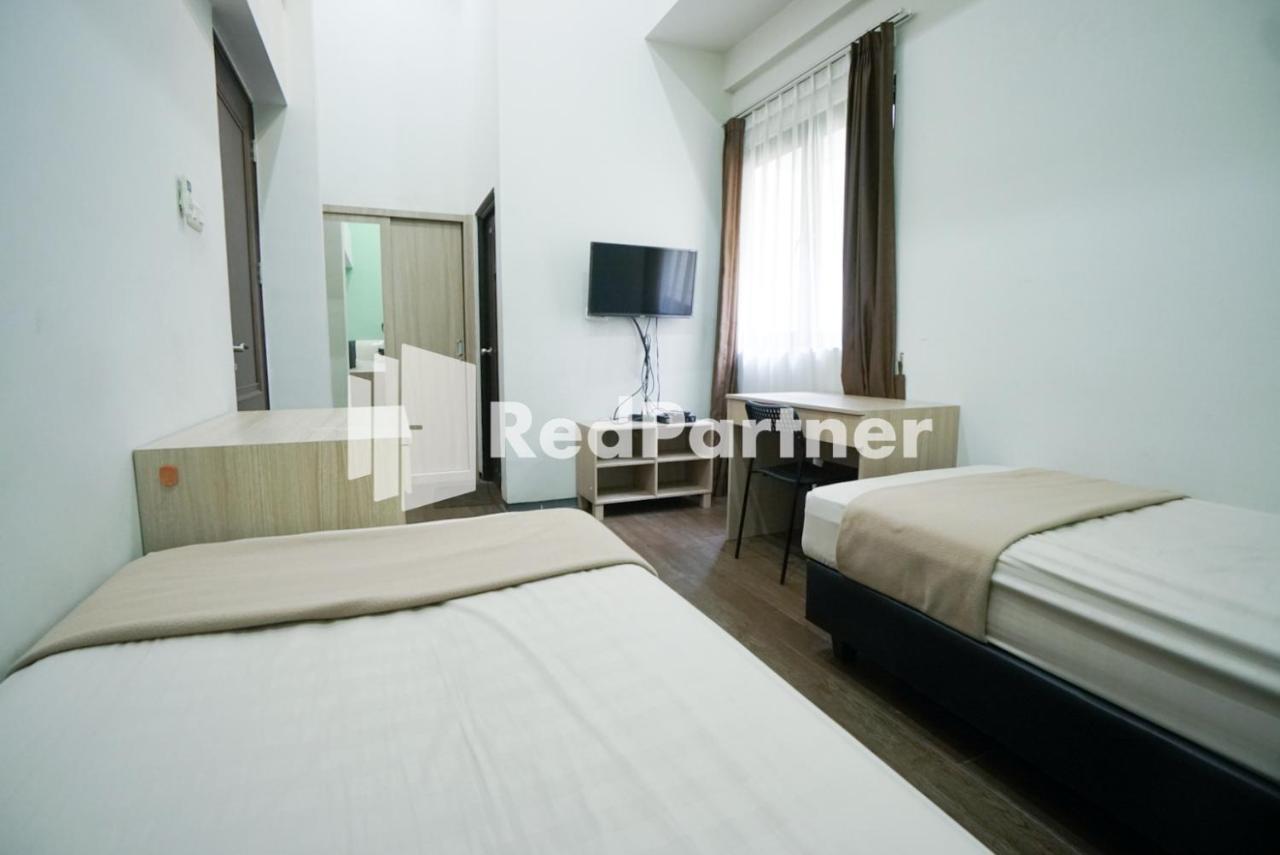 Toba Mansion Syariah Near Benhil Redpartner Hotel Jakarta Ngoại thất bức ảnh