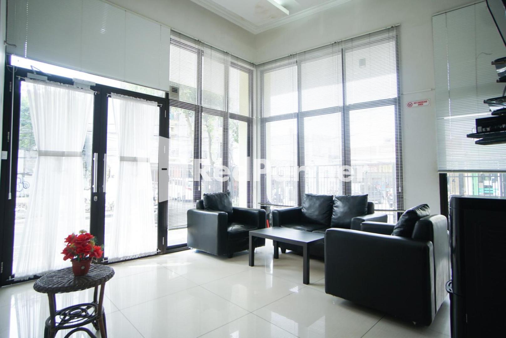 Toba Mansion Syariah Near Benhil Redpartner Hotel Jakarta Ngoại thất bức ảnh